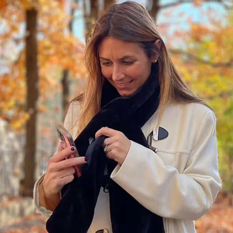 🎉50K+ SOLD!🎁Cozy Scarf with Hidden Pocket – Warm, Soft & Secure Zipper🧣
